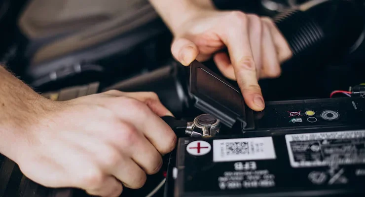 imgi_15_repair-man-making-car-service_1303-26864